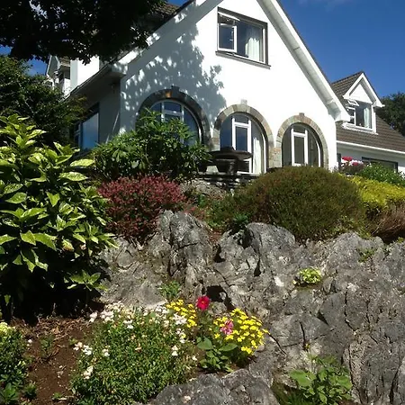 Rockcrest House בית הארחה